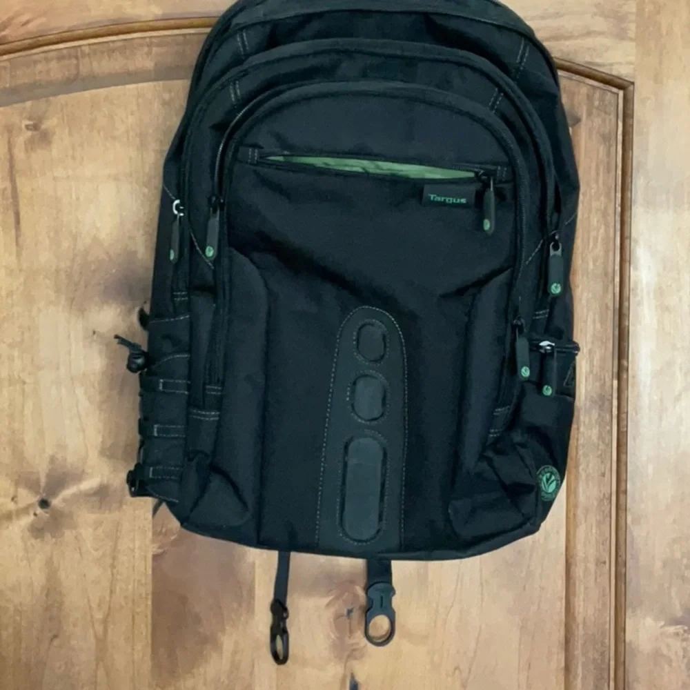 Targus 27L Spruce EcoSmart Travel Laptop Backpack. NWT.